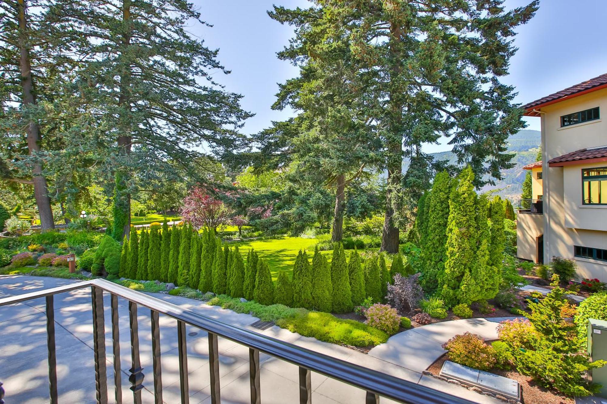 Columbia Cliff Villas Hood River Exterior photo