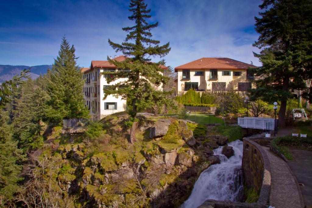 Columbia Cliff Villas Hood River Exterior photo
