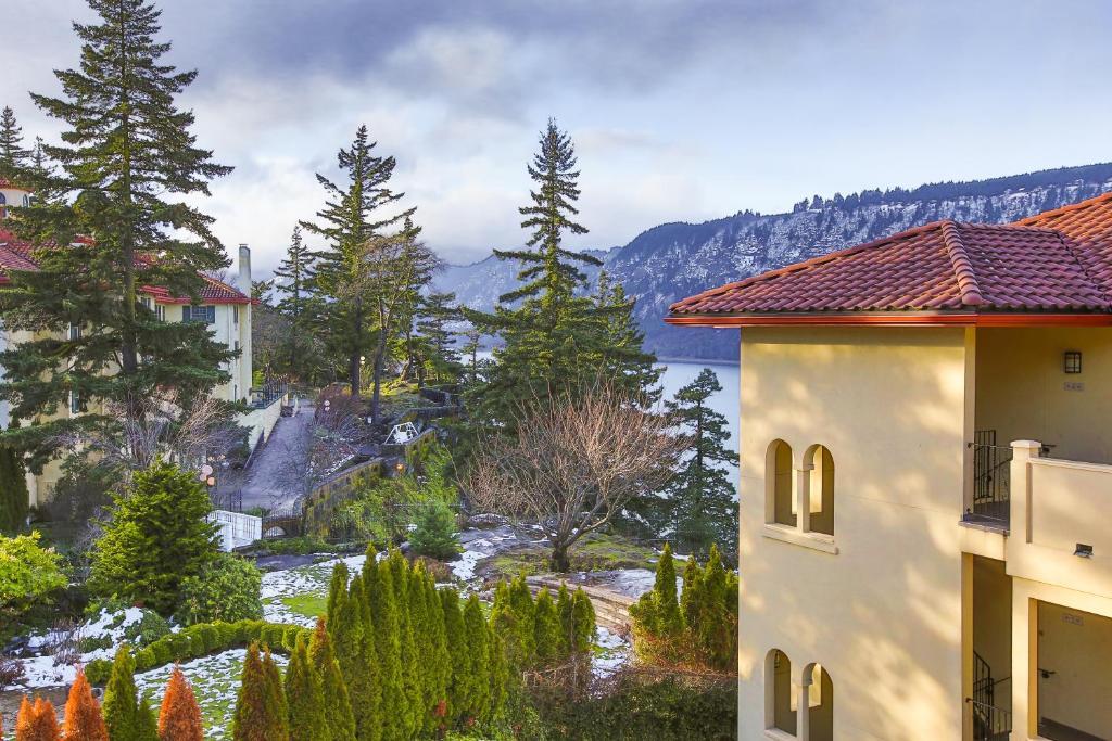 Columbia Cliff Villas Hood River Exterior photo